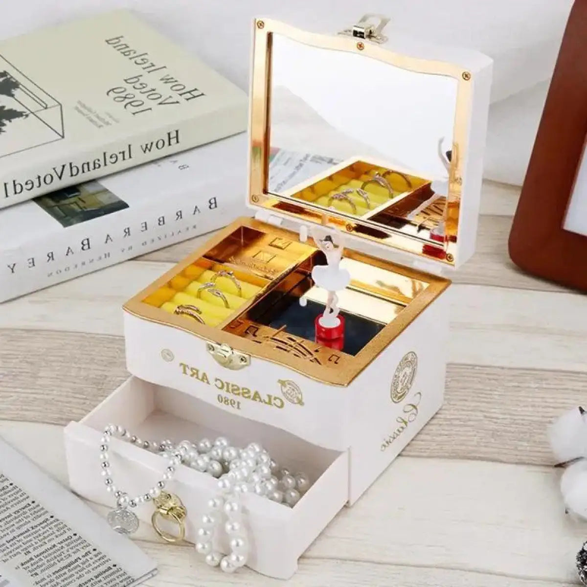 Music outlet jewelry box