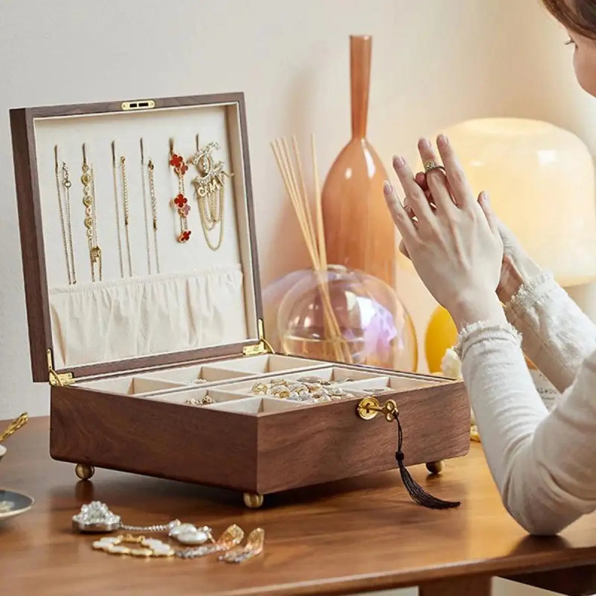 Walnut Jewelry Box | Jewelry Boxes